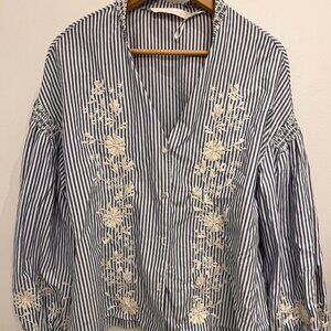 ZARA puffy long sleeve shirt size medium embroided white and bleu stripe.